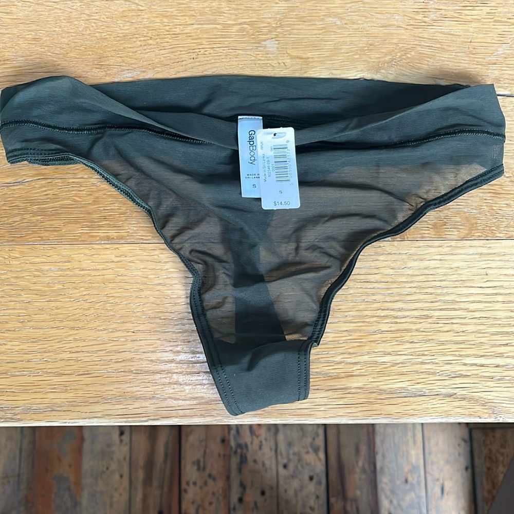 Brand new w/tag - Gap mesh thong - size small